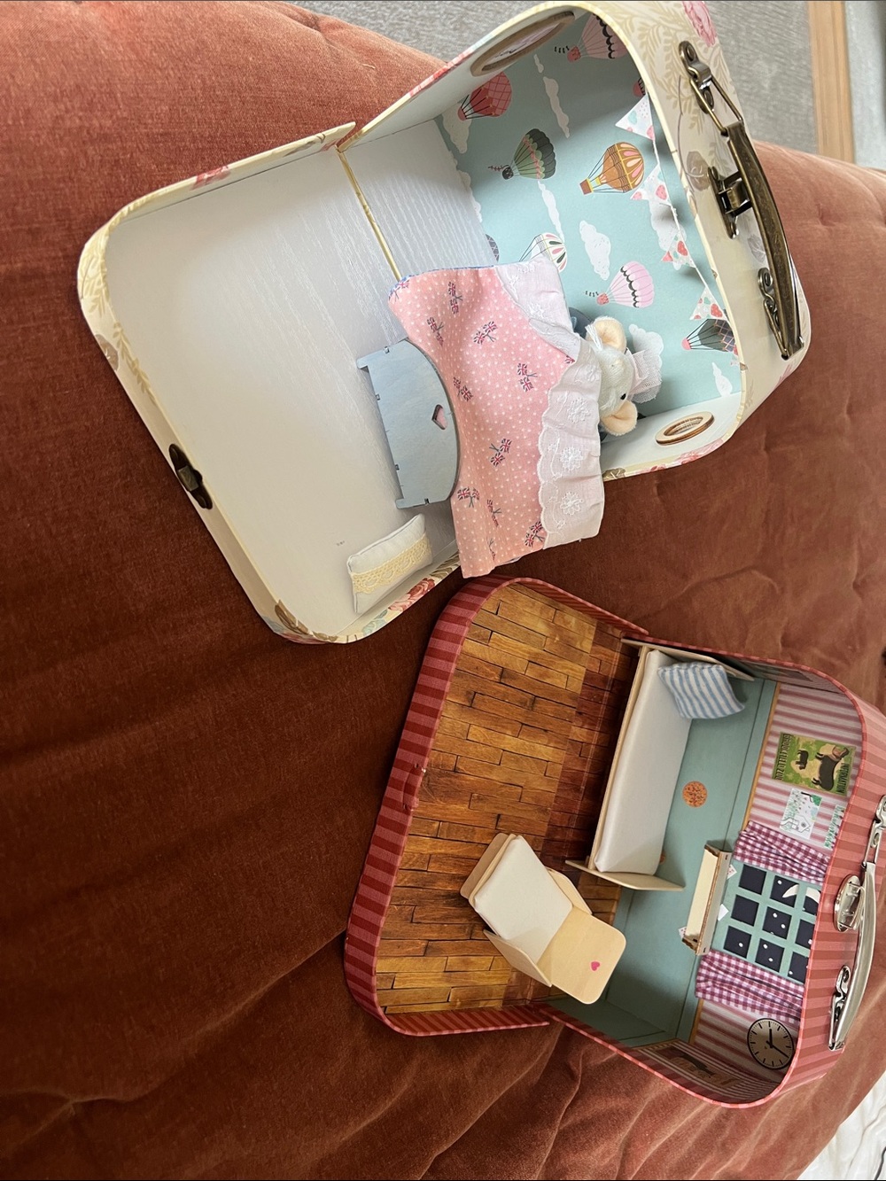 Portable Pink Dollhouse Travel Storage Case with Playrooms and Julia the Mouse!